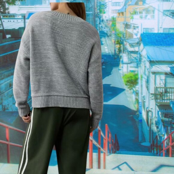 NEW!!! AMERICAN EAGLE GRAY V-NECK 100% COTTON SWEATER -- SIZE L - Picture 3 of 7